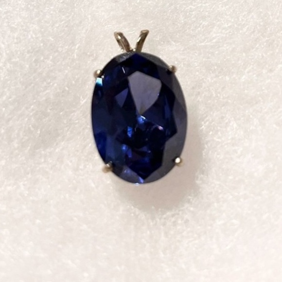 Deep Purple/Blue Oval Stone Pendant in Silver Setting - Picture 10 of 10